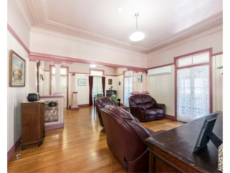 31 Bergin Street, Booval QLD 4304