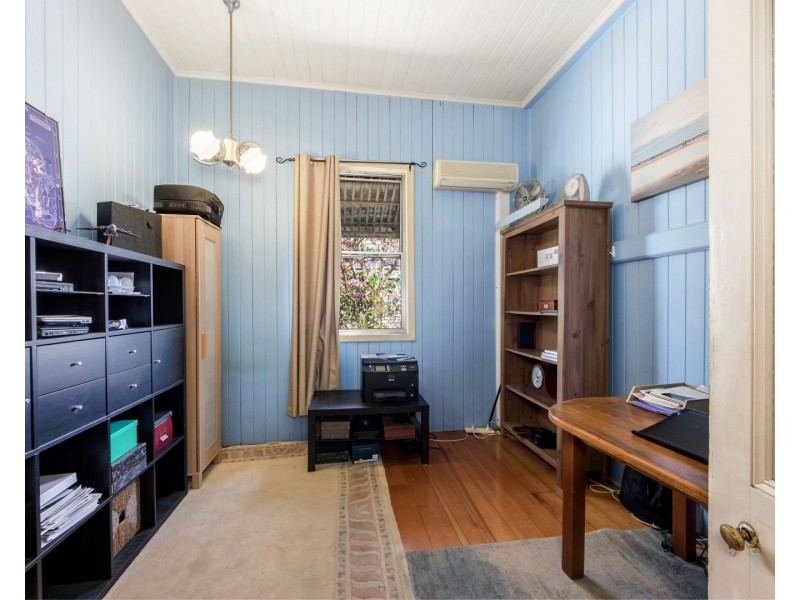 31 Bergin Street, Booval QLD 4304
