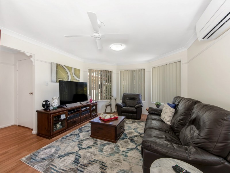 8 Daintree Place, Redbank QLD 4301