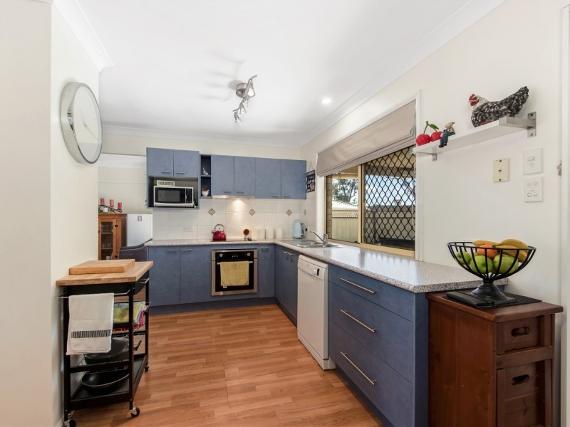 8 Daintree Place, Redbank QLD 4301