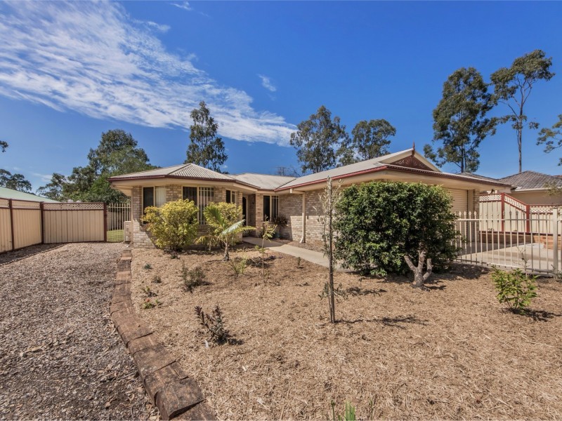 8 Daintree Place, Redbank QLD 4301