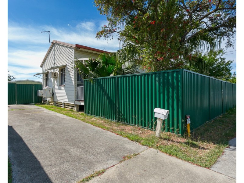 192 South Station Road, Silkstone QLD 4304