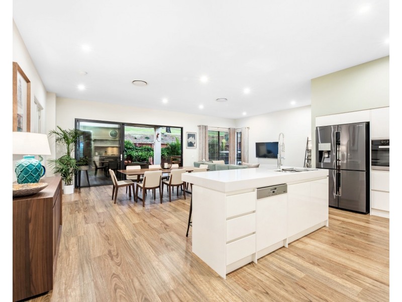 34 Shiloh Court, Pine Mountain QLD 4306