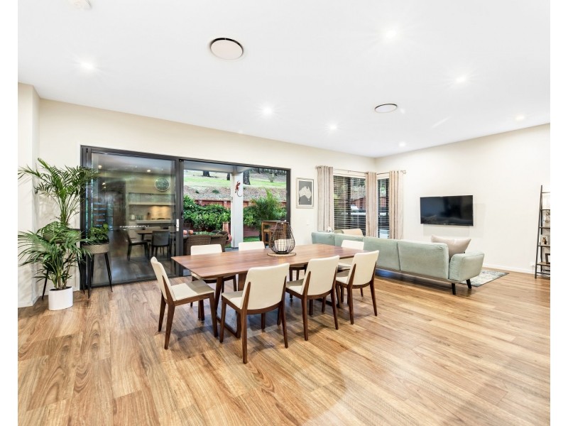 34 Shiloh Court, Pine Mountain QLD 4306