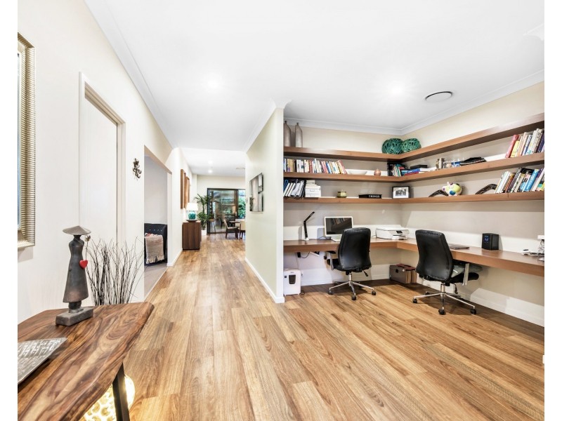 34 Shiloh Court, Pine Mountain QLD 4306