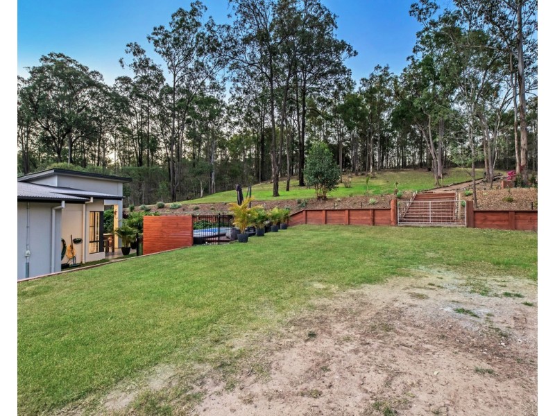 34 Shiloh Court, Pine Mountain QLD 4306