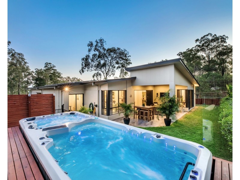 34 Shiloh Court, Pine Mountain QLD 4306