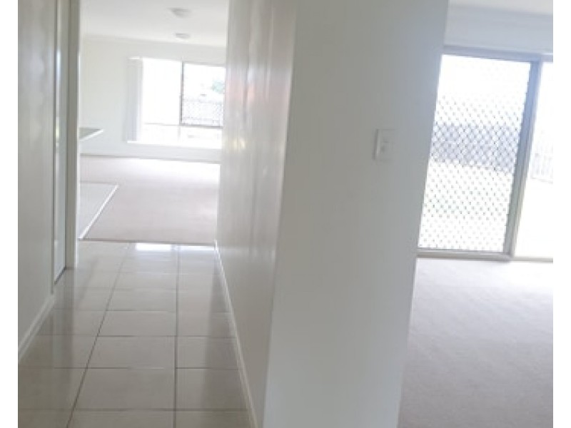 16 Kestrel Street, Lowood QLD 4311