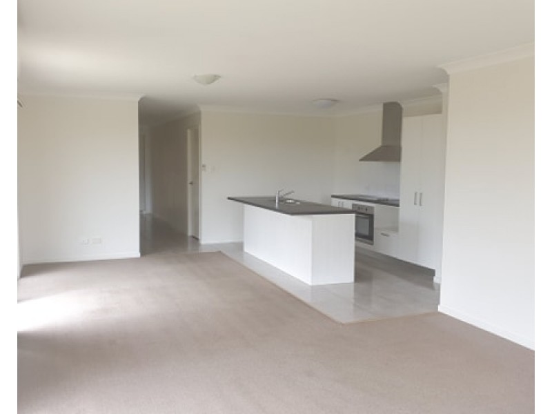 16 Kestrel Street, Lowood QLD 4311