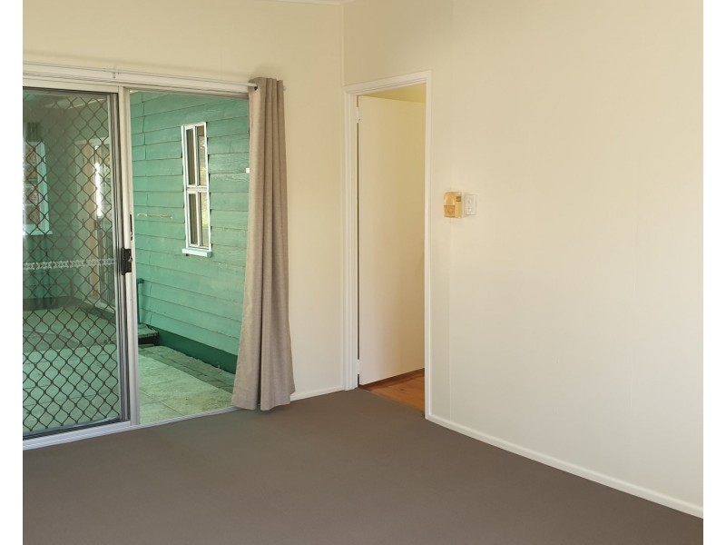 43 Chermside Road, Eastern Heights QLD 4305