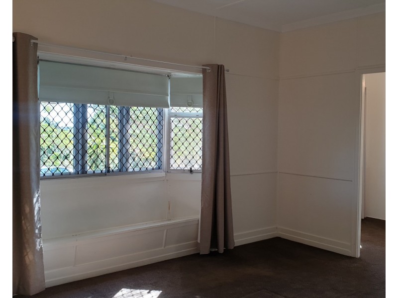 43 Chermside Road, Eastern Heights QLD 4305