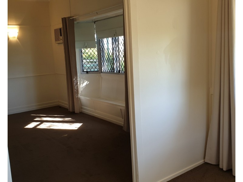 43 Chermside Road, Eastern Heights QLD 4305