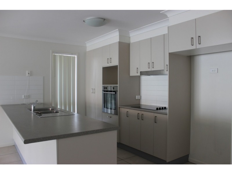 16 Littleford Circuit, Bundamba QLD 4304