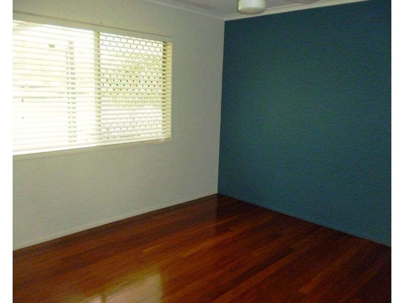 75 Lance Drive, Flinders View QLD 4305