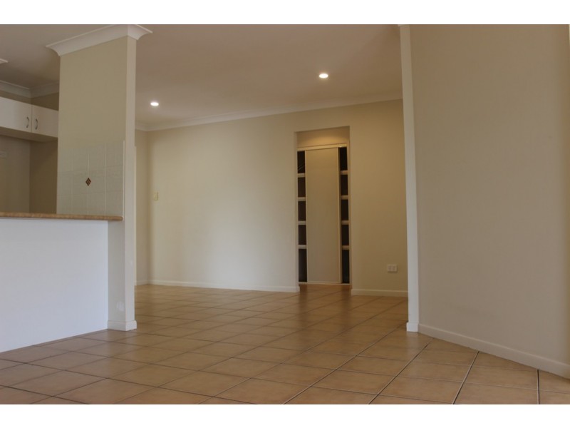 24 Wattle Crescent, Raceview QLD 4305