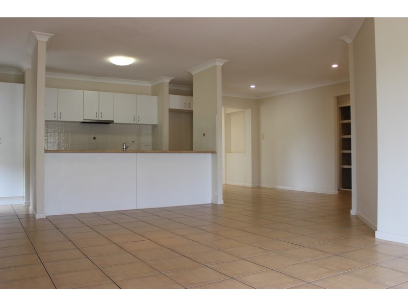 24 Wattle Crescent, Raceview QLD 4305