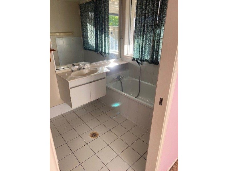 74 Collins Street, Brassall QLD 4305