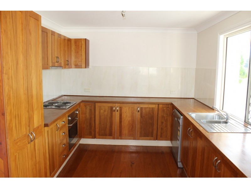 47 Glebe Road, Newtown QLD 4305