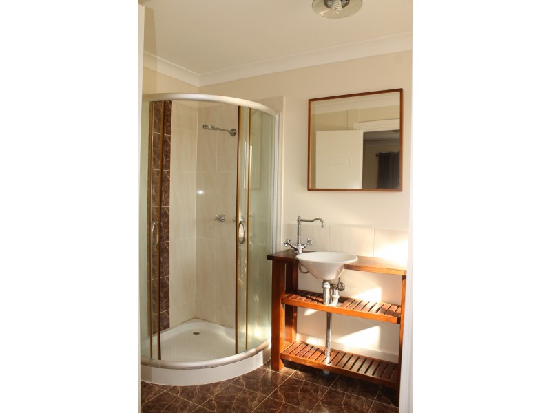 47 Glebe Road, Newtown QLD 4305