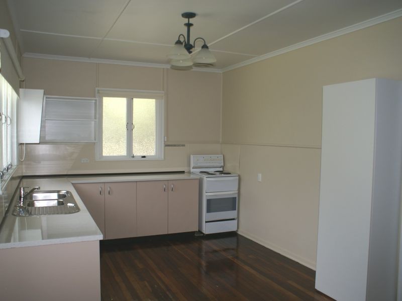 2 Perrett Street, Bundamba QLD 4304