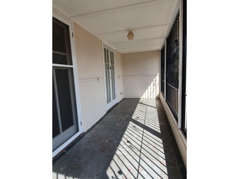 26 Crown Street, Silkstone QLD 4304