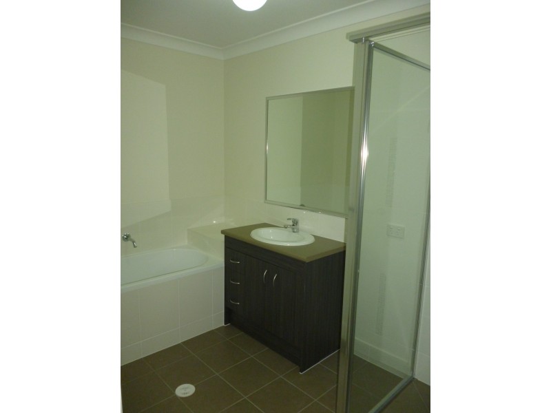 1/23 Knightsbridge Drive, Chuwar QLD 4306
