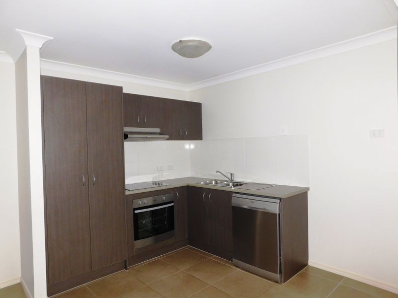 2/23 Knightsbridge Drive, Chuwar QLD 4306