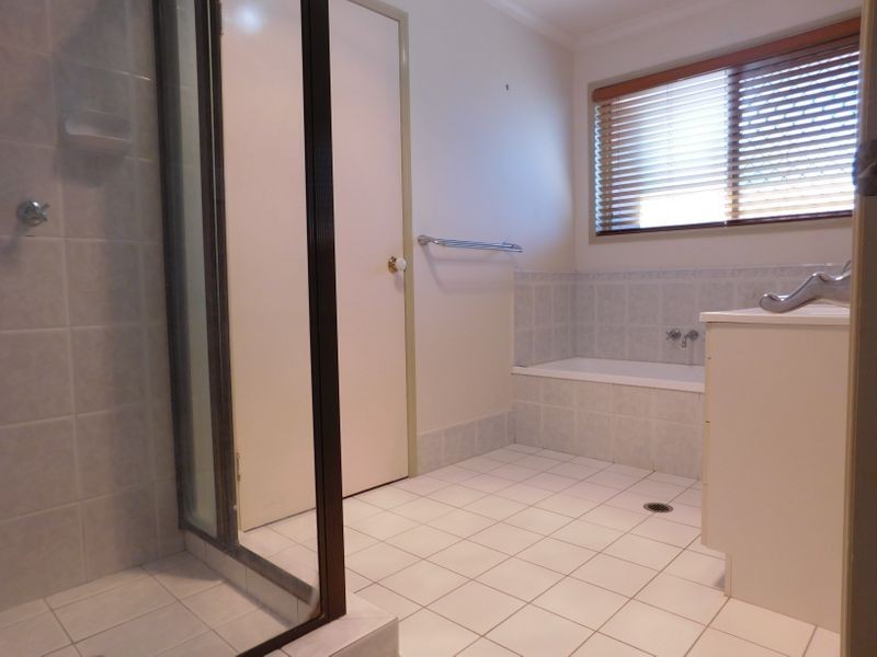 6 Quando Close, Yamanto QLD 4305