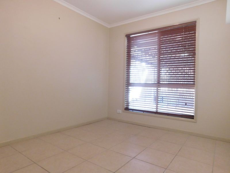 6 Quando Close, Yamanto QLD 4305