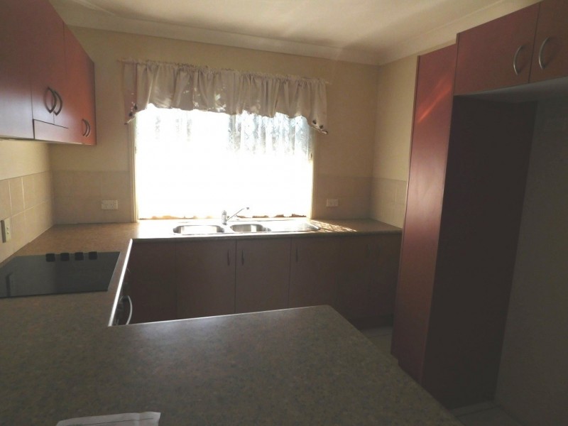 14 Phoenix Court, Churchill QLD 4305