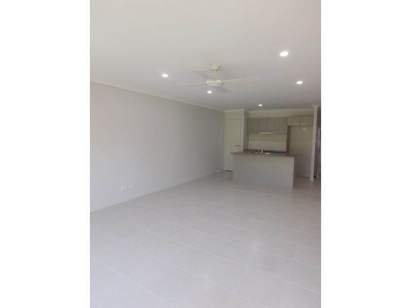 2/26 Knightsbridge Drive, Chuwar QLD 4306