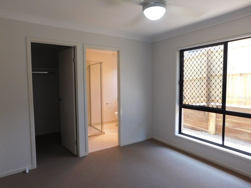 2/26 Knightsbridge Drive, Chuwar QLD 4306