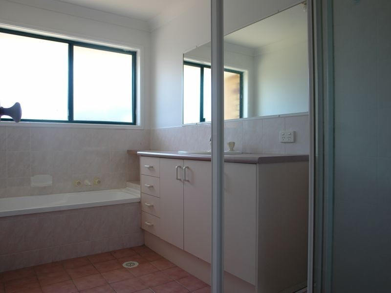 6 Morris Street, Flinders View QLD 4305