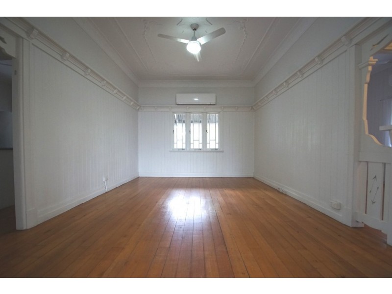 15 Holmes Street, North Ipswich QLD 4305