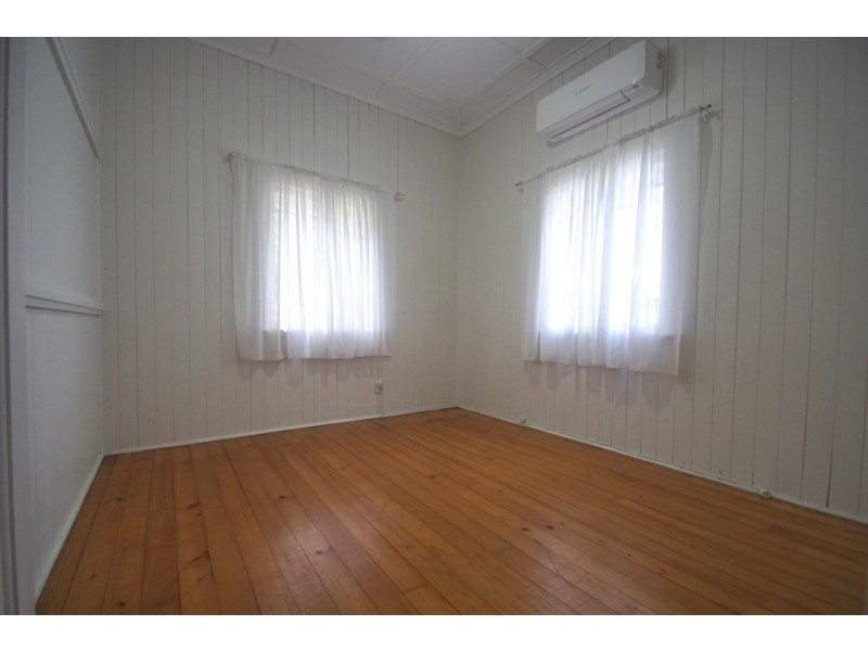 15 Holmes Street, North Ipswich QLD 4305