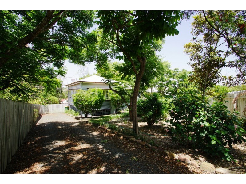 15 Holmes Street, North Ipswich QLD 4305