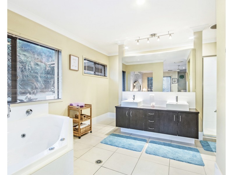 22 Donald Place, Brassall QLD 4305