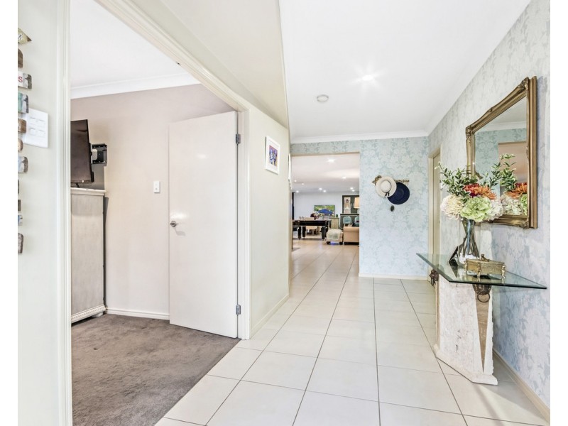 22 Donald Place, Brassall QLD 4305