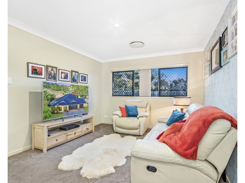22 Donald Place, Brassall QLD 4305