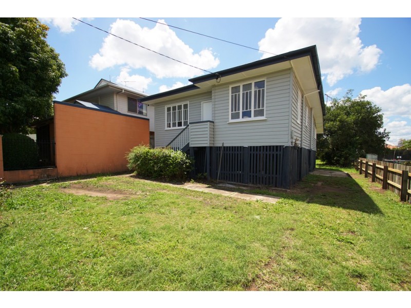 22 Lowry Street, North Ipswich QLD 4305