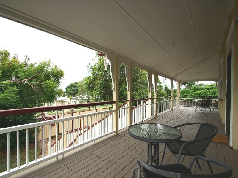 125 Glebe Road, Silkstone QLD 4304