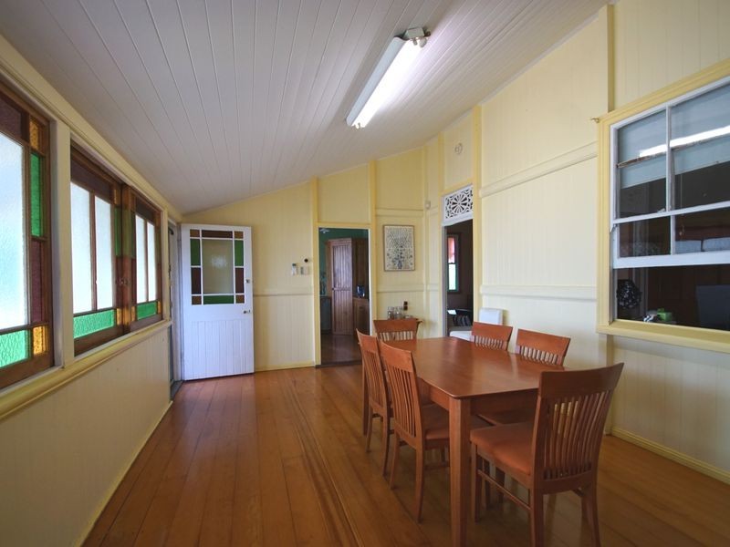 125 Glebe Road, Silkstone QLD 4304