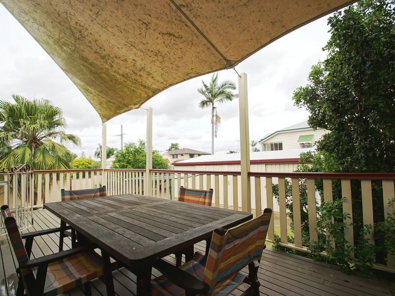 125 Glebe Road, Silkstone QLD 4304
