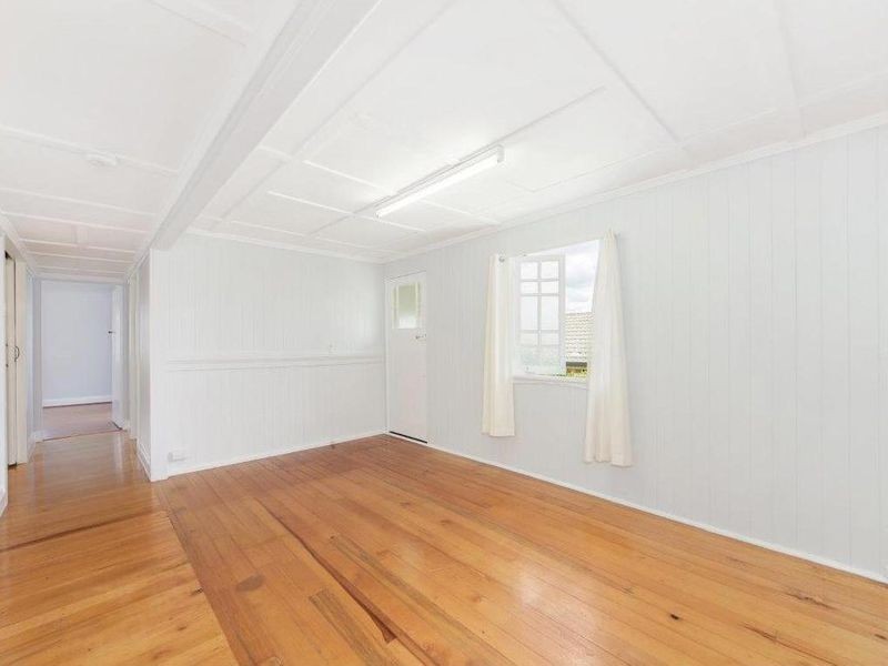 89 Brisbane Road, Newtown QLD 4305