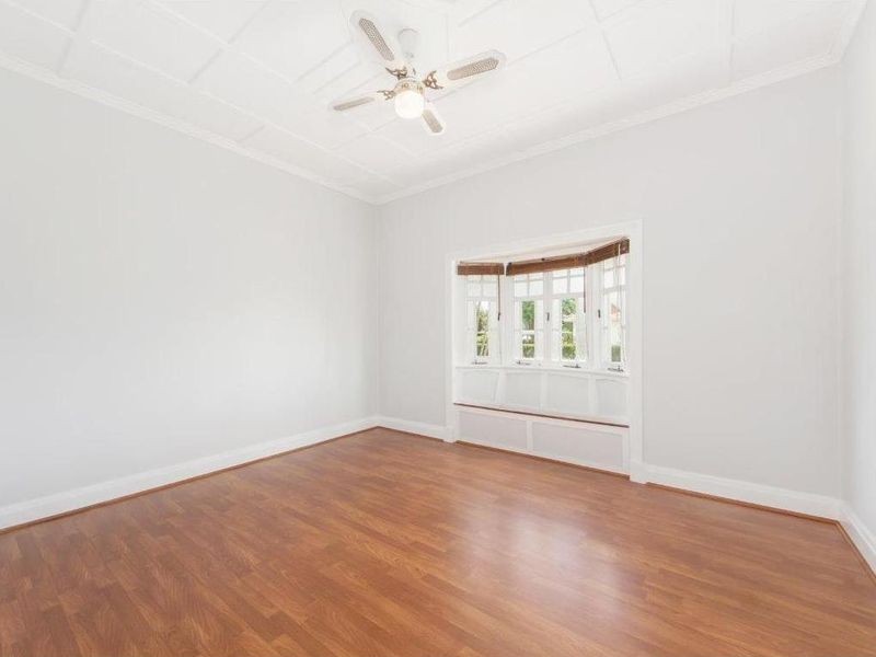 89 Brisbane Road, Newtown QLD 4305