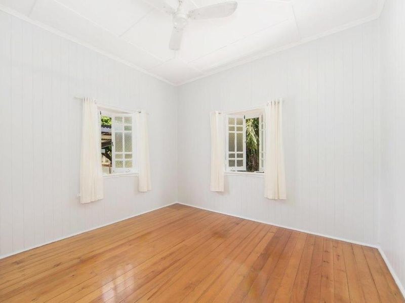 89 Brisbane Road, Newtown QLD 4305
