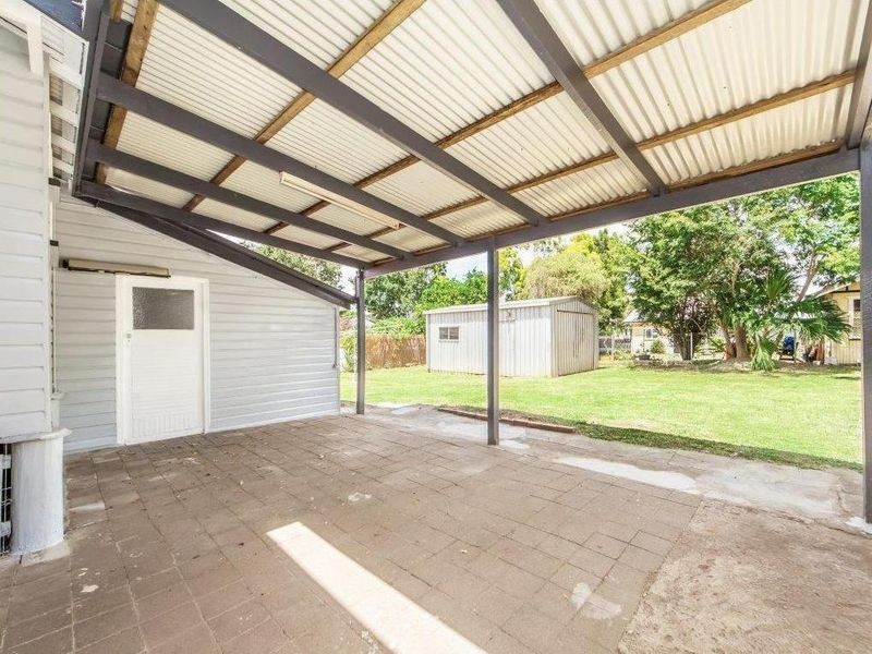 89 Brisbane Road, Newtown QLD 4305