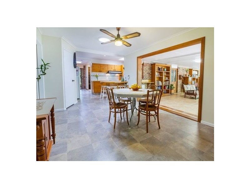 6 Oak Street, Bundamba QLD 4304