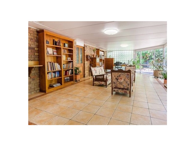 6 Oak Street, Bundamba QLD 4304