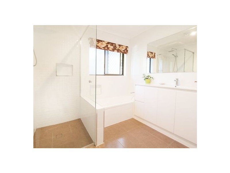 6 Oak Street, Bundamba QLD 4304